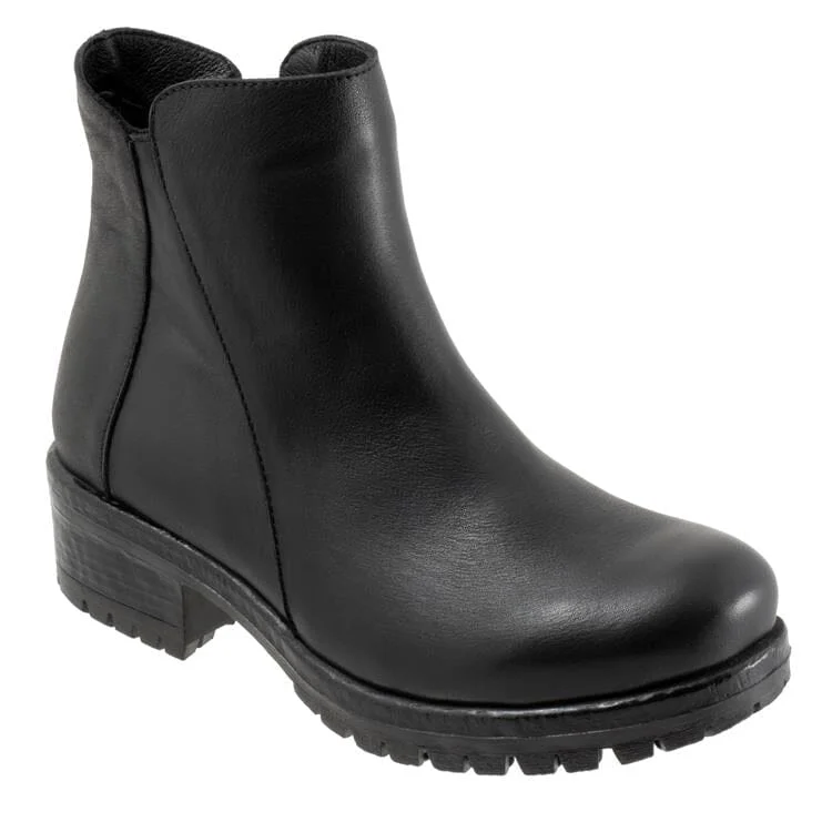 BUENO FAE Metallic Trim Shoe Design  