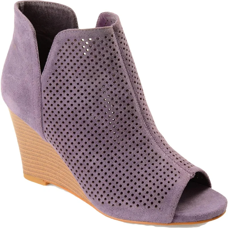 Journee Collection Womens Andies Slip On Perforated Peep-Toe Heels Aesthetic  