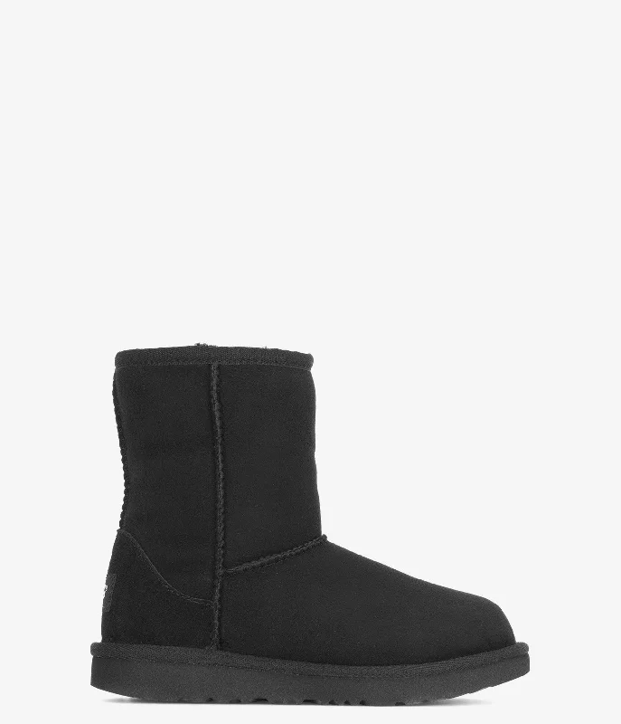 UGG Kids Classic II Sheepskin Boot  - Kids Quick - Dry Hiking Shoe Style   