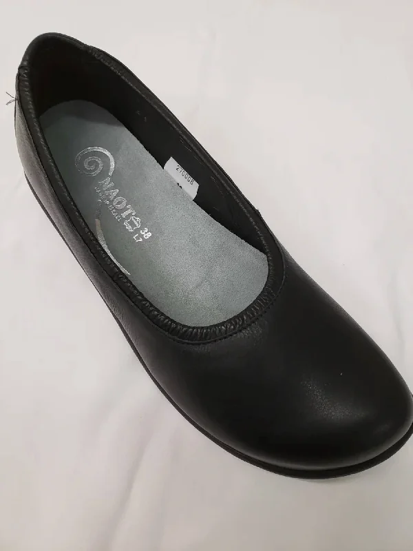 Taupo In Black British Gentleman Oxford Style  